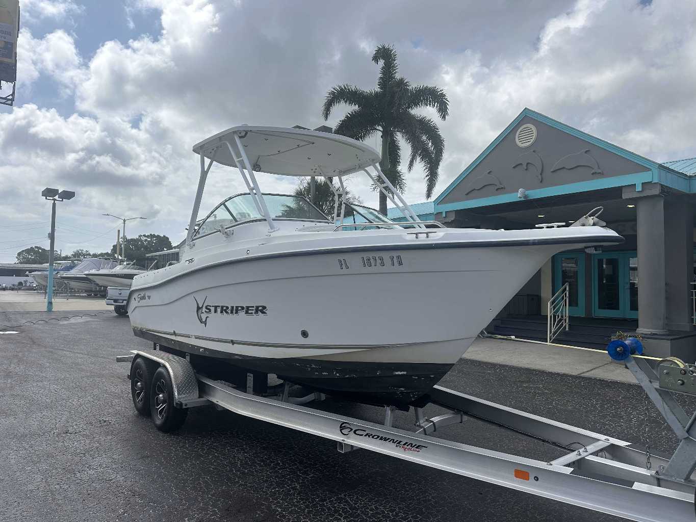 2005 Seaswirl 2101 DC Striper - Image 1