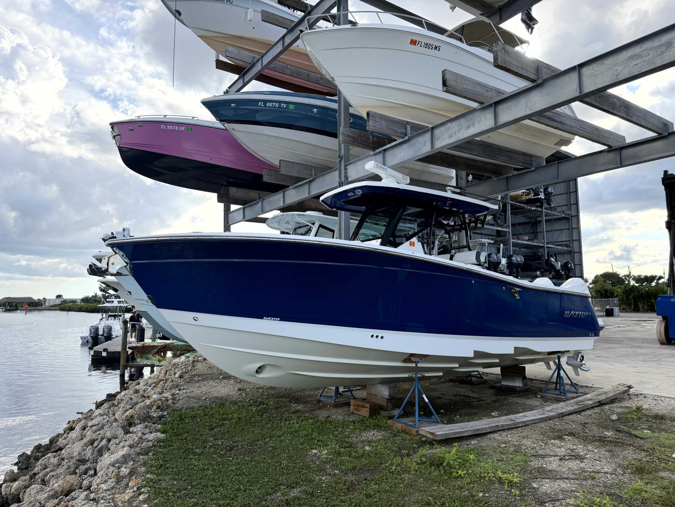 2023 Blackfin 302 CC