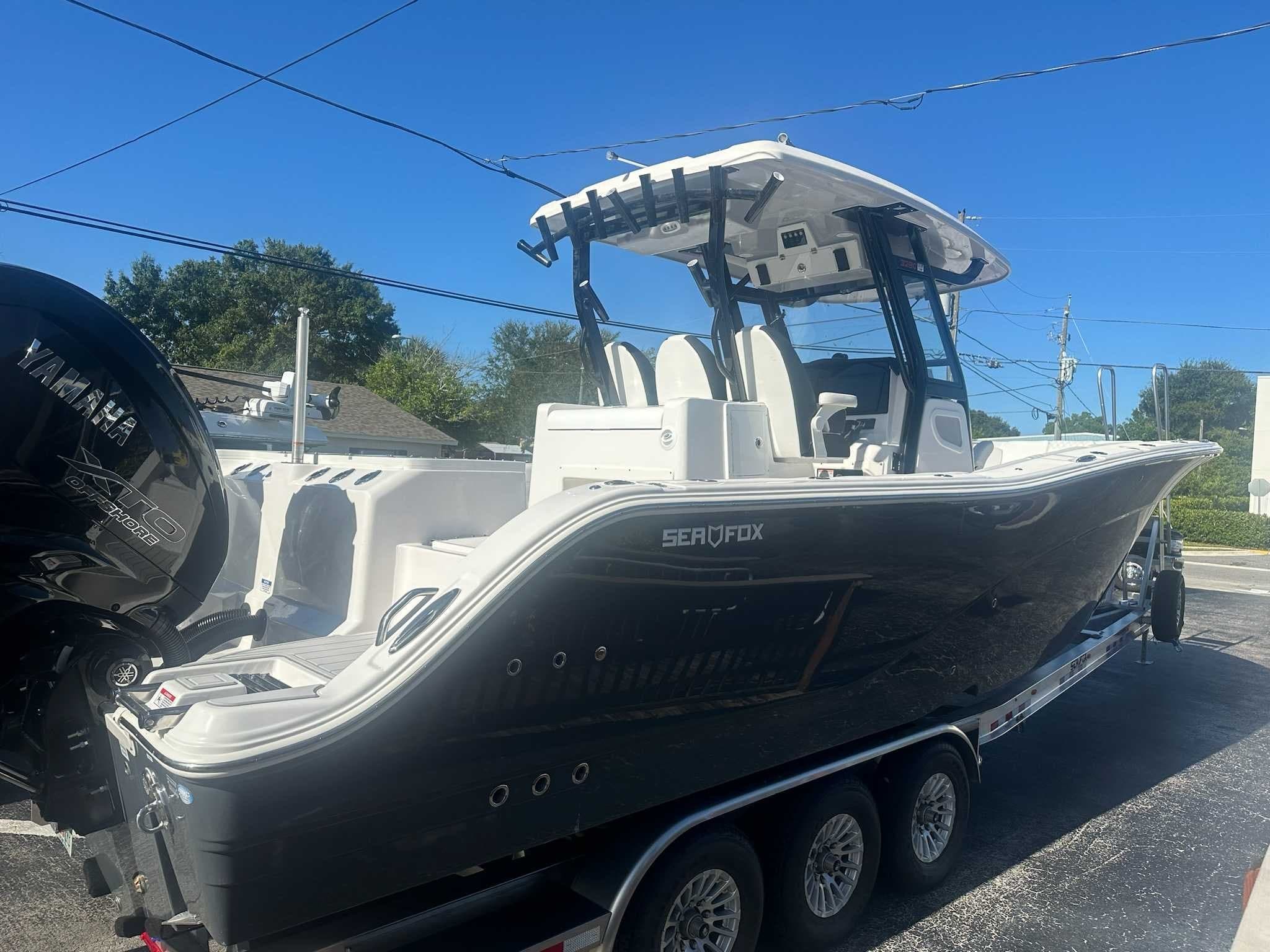 2025 Sea Fox 328 Commander Center Console