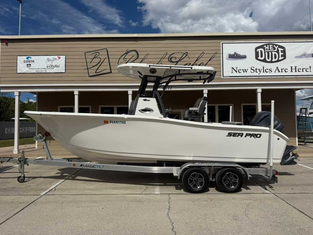 2025 Sea Pro 242 Sport - Image 1