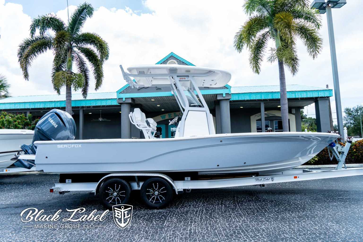 2024 Sea Fox 251 BayFox Center Console - Image 1