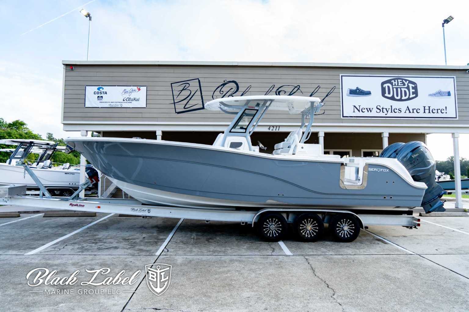 2025 Sea Fox 328 Commander Center Console - Image 1
