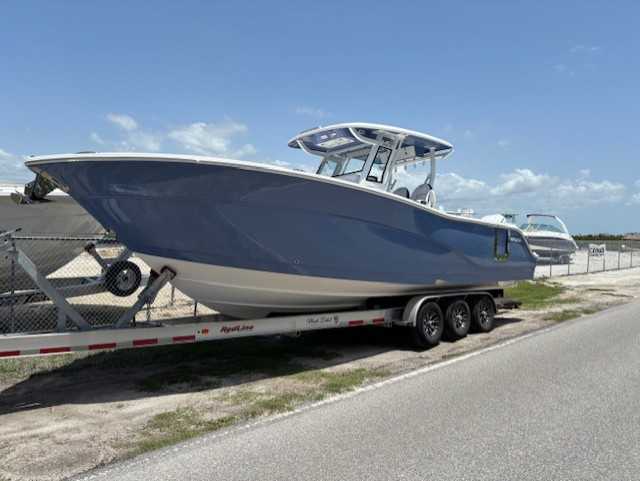 2025 Sea Fox 328 Commander - Image 1