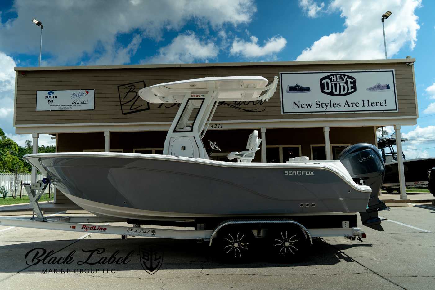 2025 Sea Fox 228 Commander - Image 1