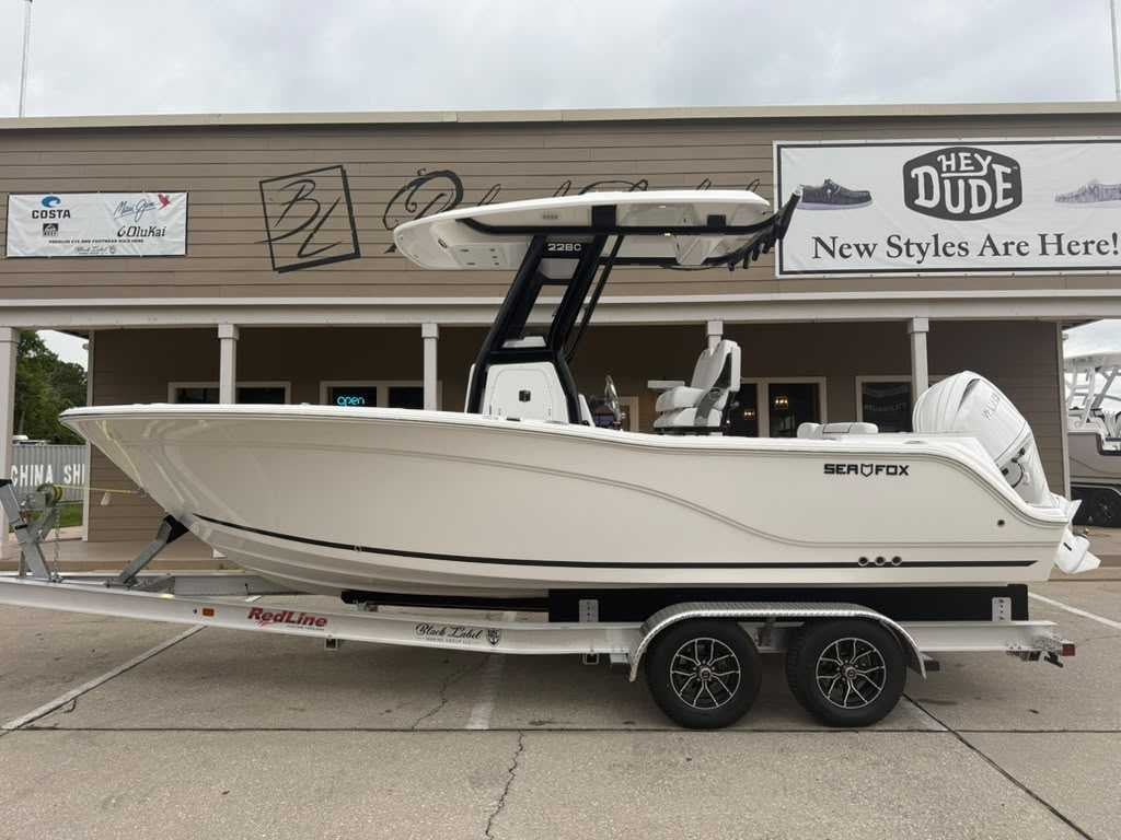 2026 Sea Fox 228 Commander - Image 1