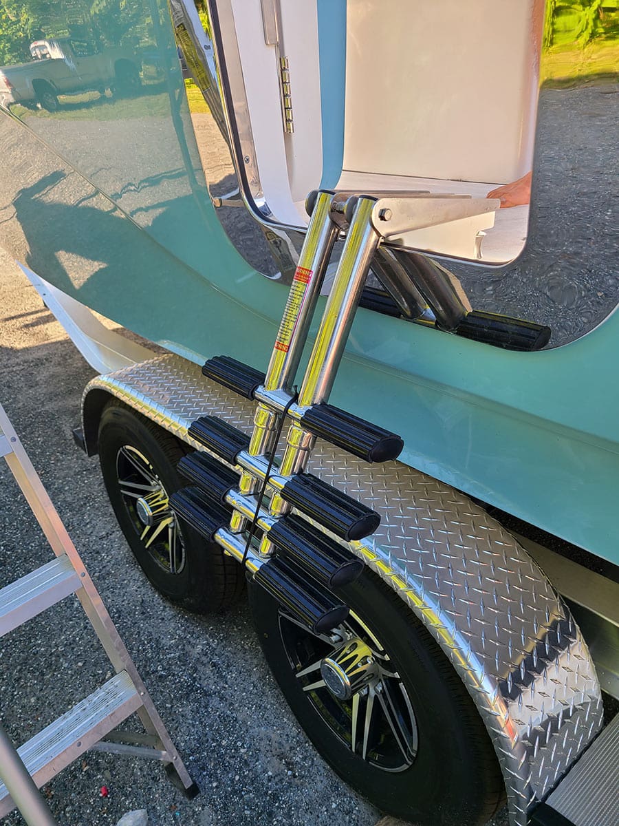 Dive door ladder Commander installationSeaFox 288