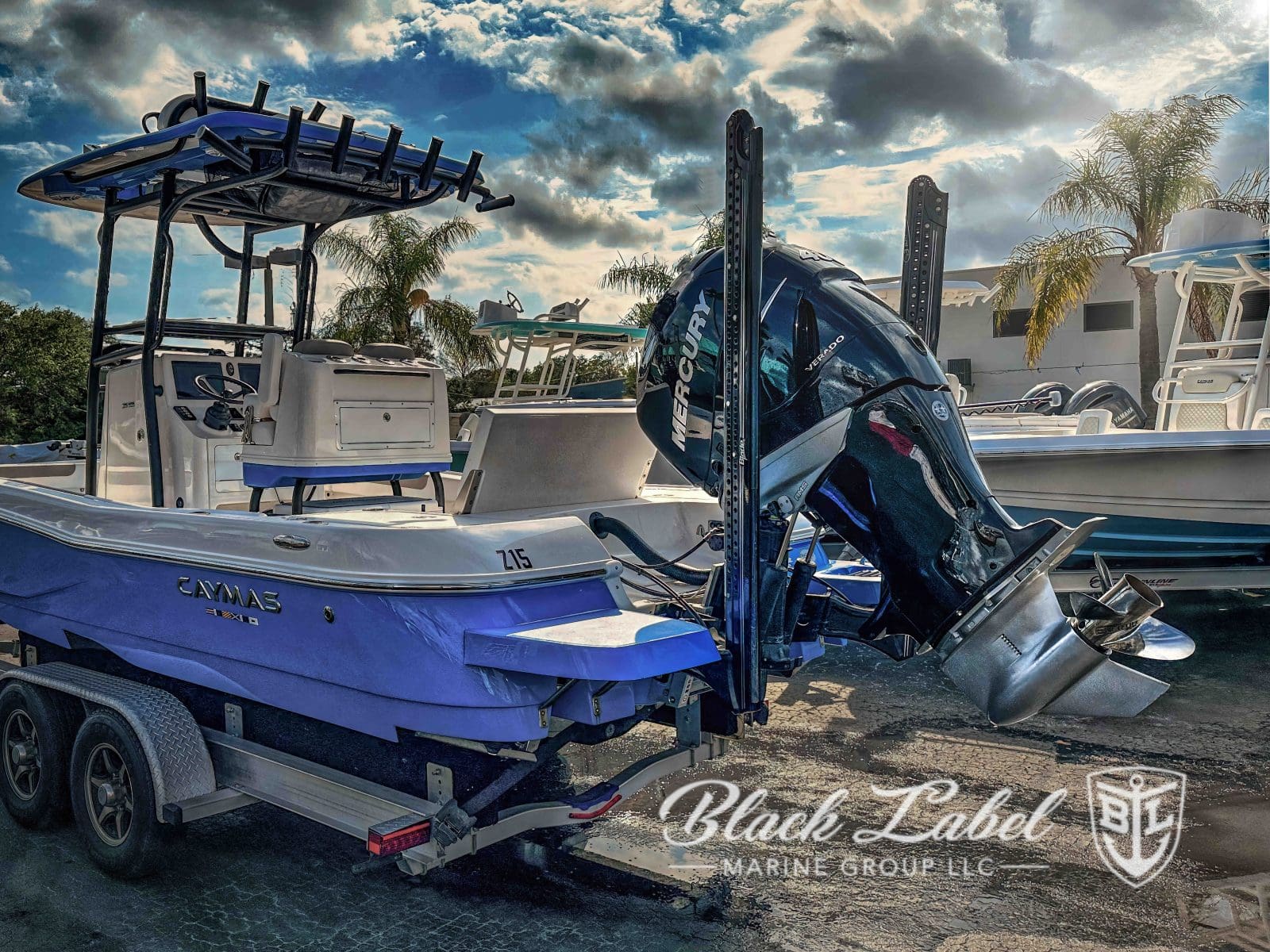 caymas-26hb-blue-black-hull-power-pole-mercury-verado-outboard-motor-sunshine-black-label-marine-group