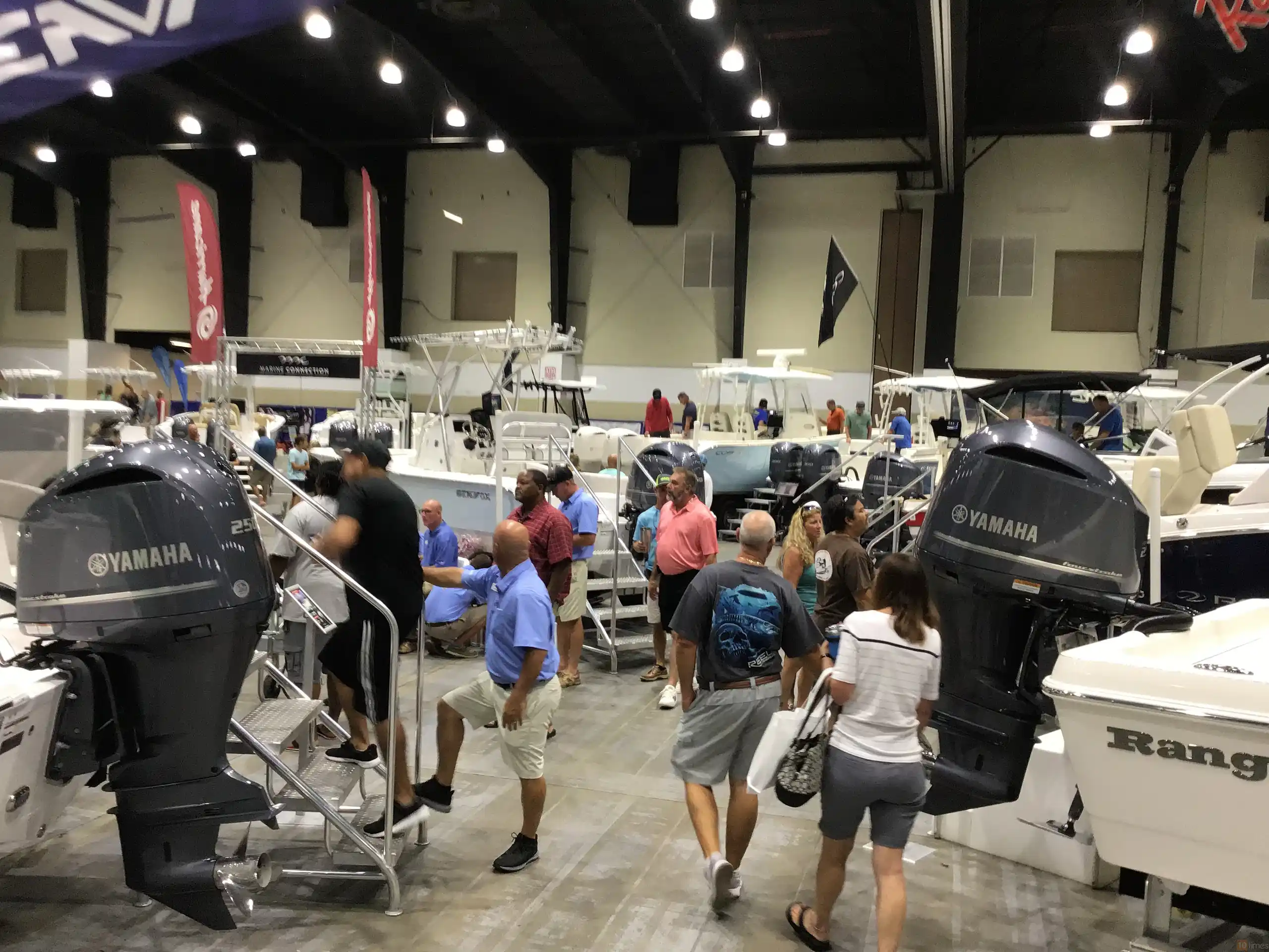 shopping-for-fishing-boats-at-west-palm-beach-boat-show