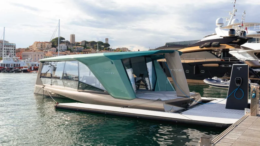 icon-electric-bmw-boat-exterior
